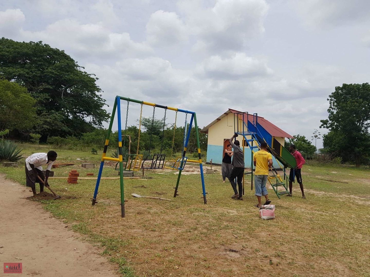 received_261851351390885